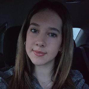 Meet your Posher, Lydia